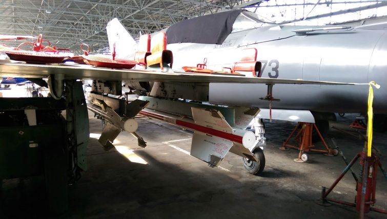 MiG-21MF-harckocsi.com-15.jpg