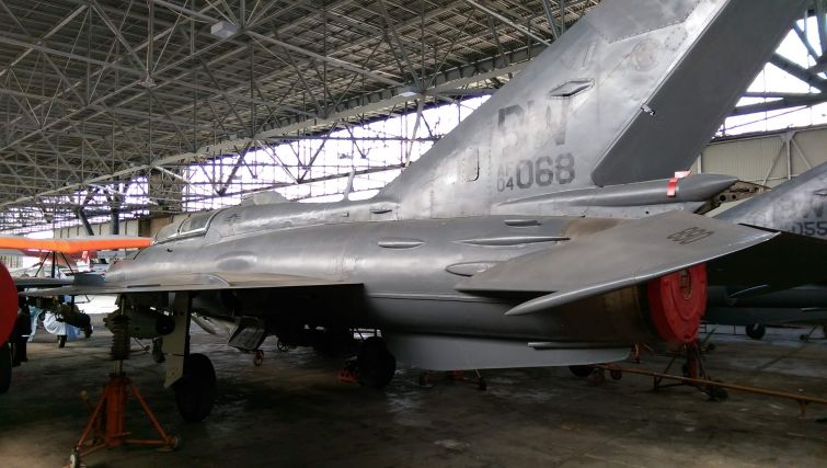 MiG-21MF-harckocsi.com-18.jpg